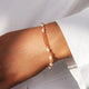 Bracciale con affermazione in cristallo arancione