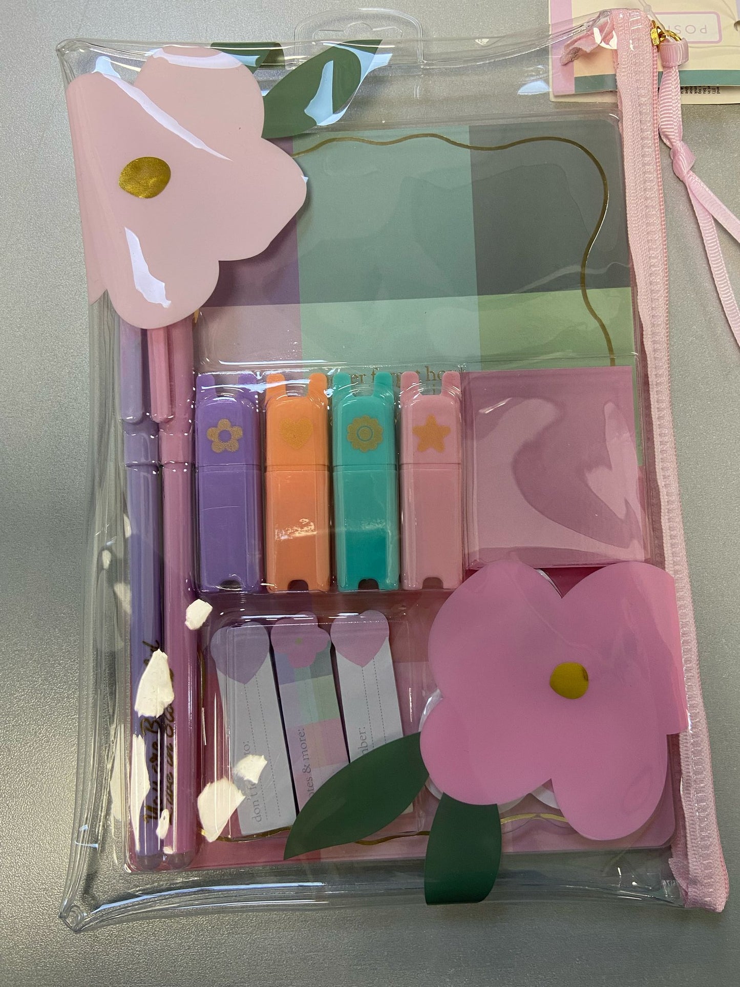 Set Cancelleria - Astuccio con taccuino, Penne, Post it